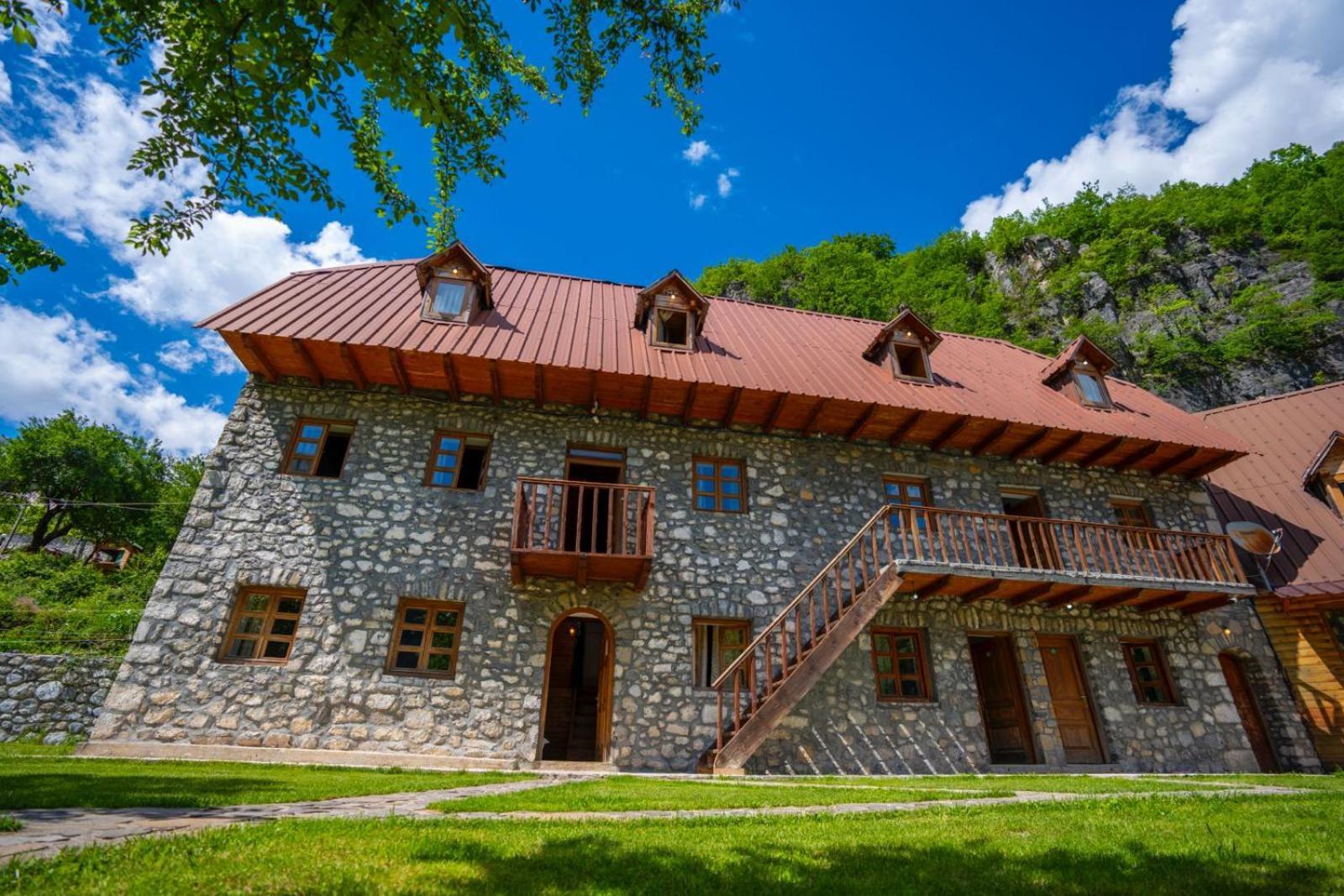 Bujtina Berishta Theth Hotel Exterior foto