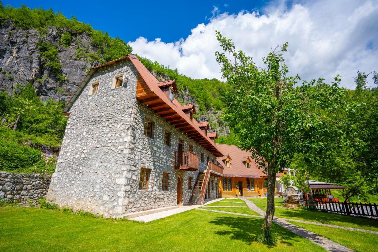 Bujtina Berishta Theth Hotel Exterior foto