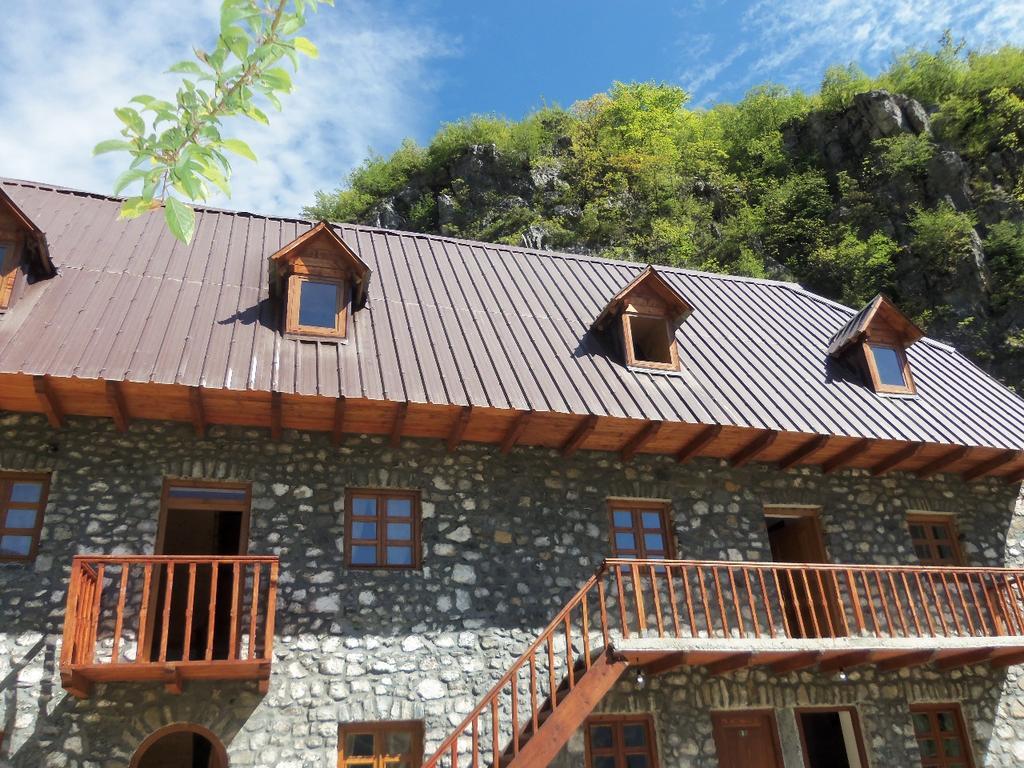 Bujtina Berishta Theth Hotel Exterior foto